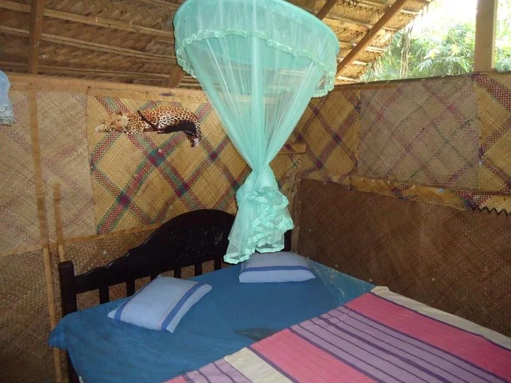 Киринда: River Side Cabana
