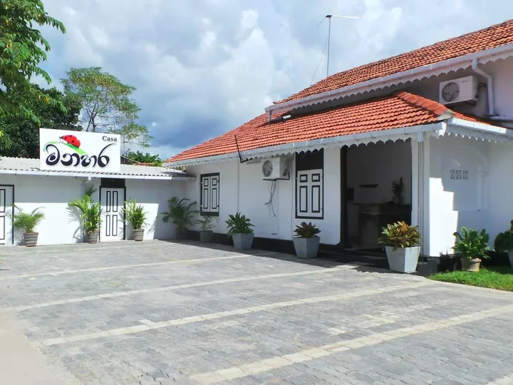 Негомбо: Manahara Casa Hotel and Restaurant