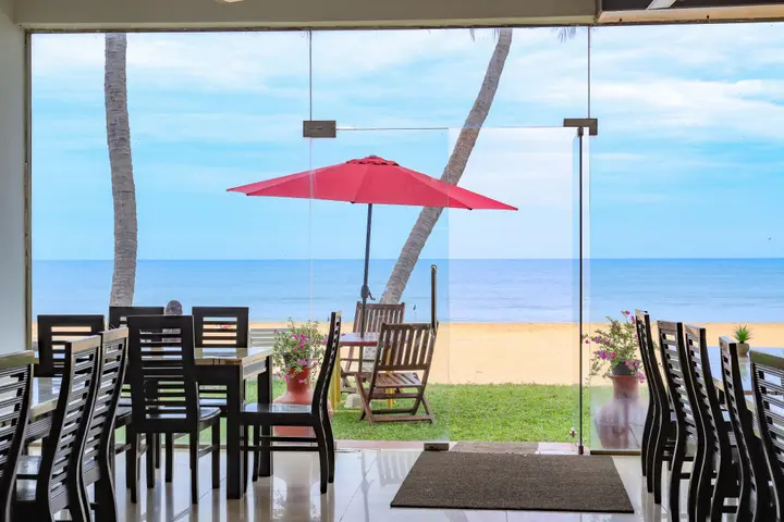 Аругам-Бэй: New Tristar Beach Hotel
