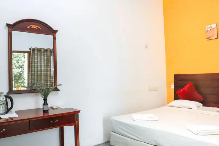 Аругам-Бэй: New Tristar Beach Hotel