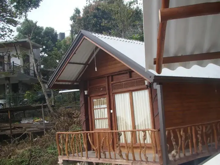 Элла: Yoho Okan Rock Wooden Cabana