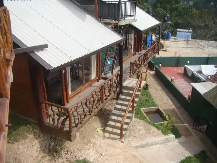 Элла: Yoho Okan Rock Wooden Cabana