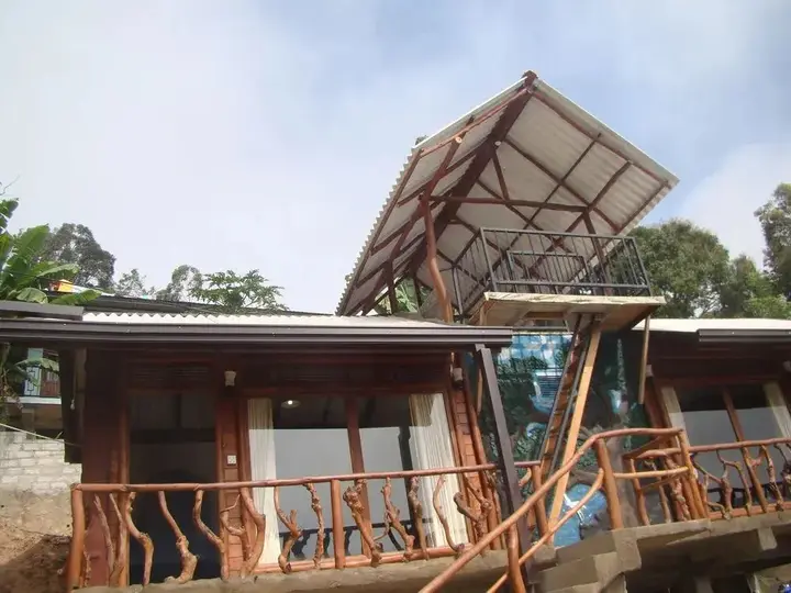 Элла: Yoho Okan Rock Wooden Cabana