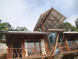 Элла: Yoho Okan Rock Wooden Cabana
