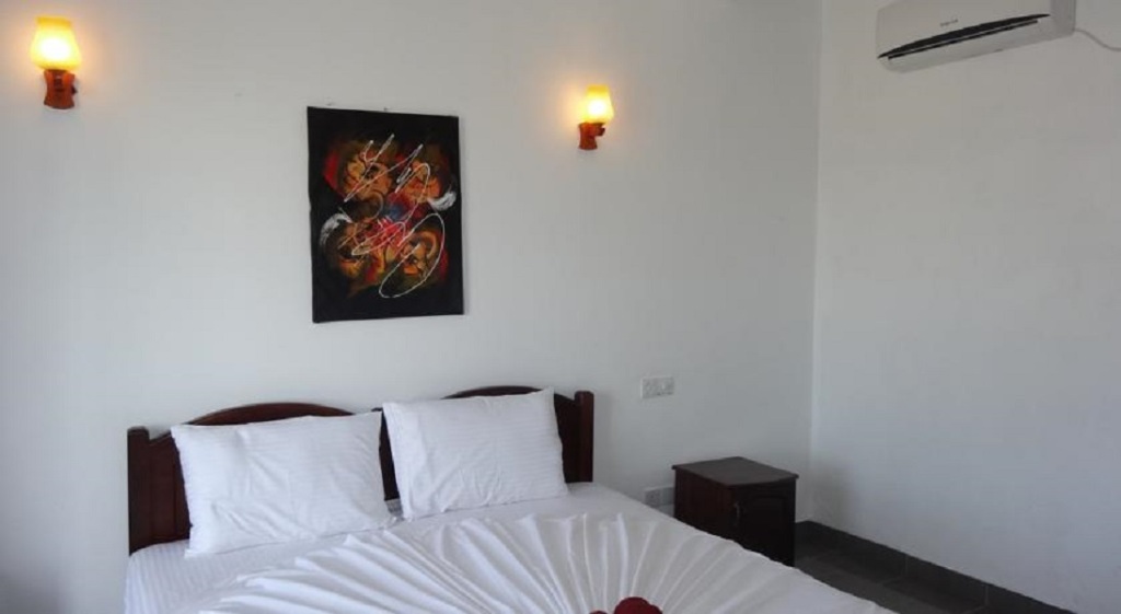 Негомбо: Estuary Beach Hotel