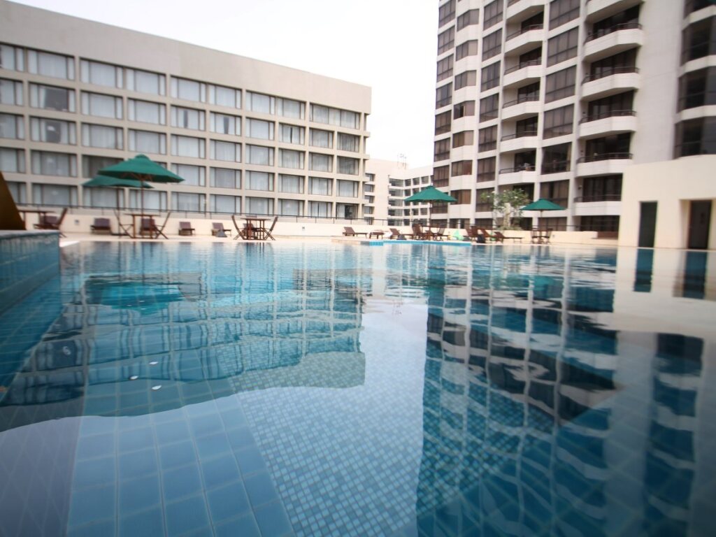 Коломбо: Crescat Apartments