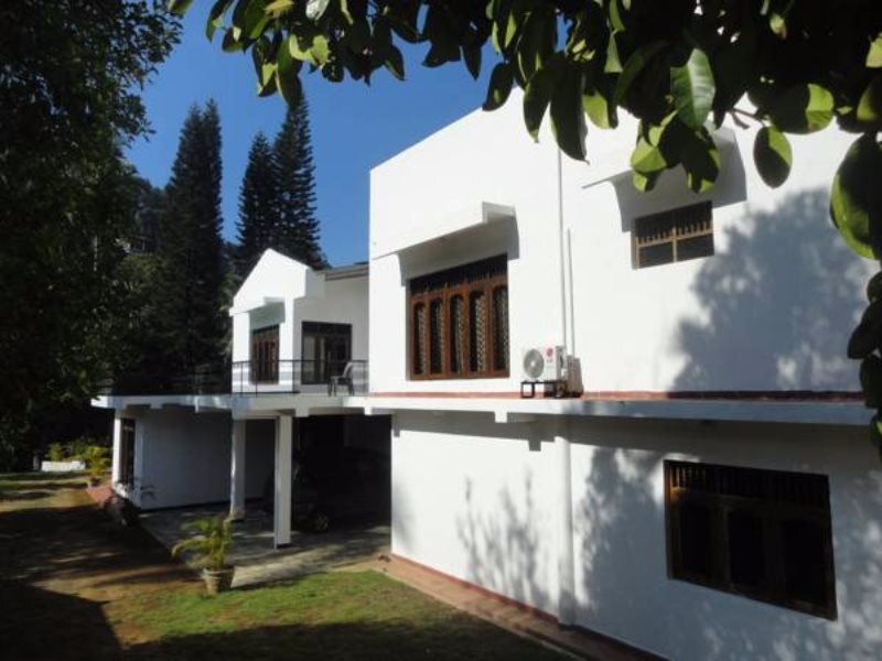 Канди: Summerside Villa