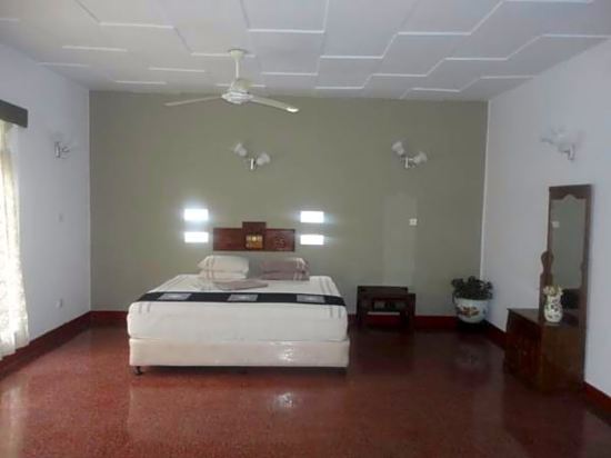 Канди: Summerside Villa