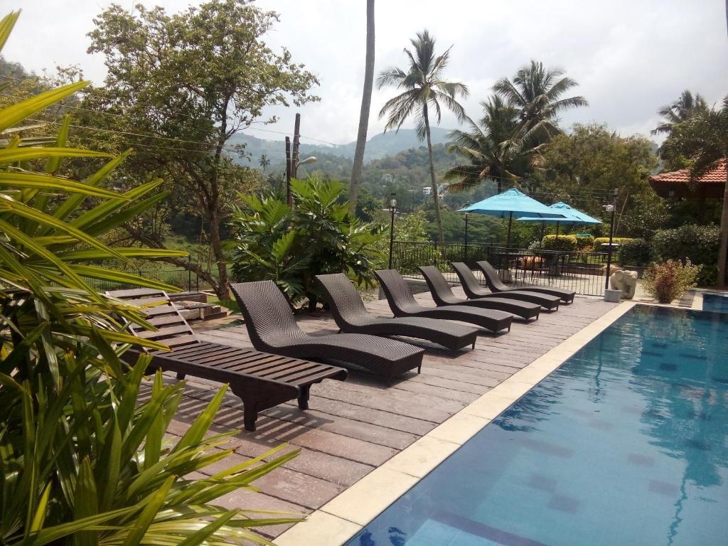 Канди: Serendip Stone Hotel and Bungalow