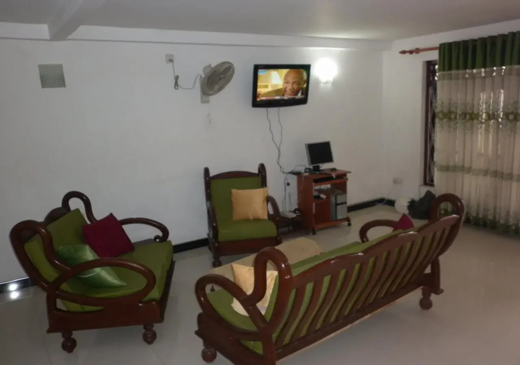 Негомбо: Colombo Airport Luxury Hostel @ Negombo Beach
