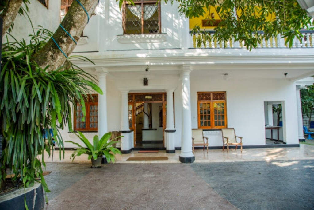 Унаватуна: Отель Blue Swan Inn