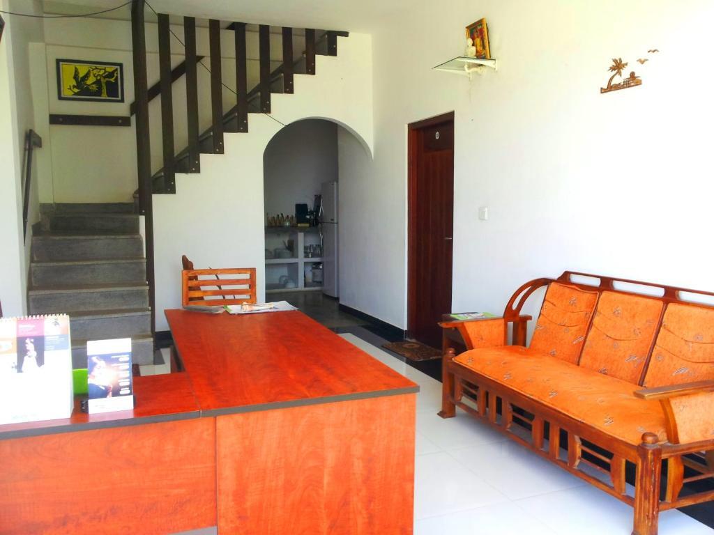 Велигама: Ceylon Surf Guest and Restaurant