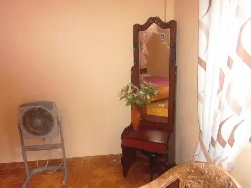 Элла: Jasmine Garden Inn