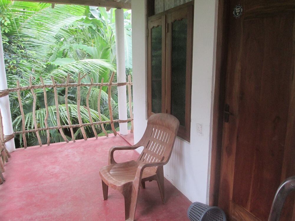 Ахангама: Dhanushka Guest House