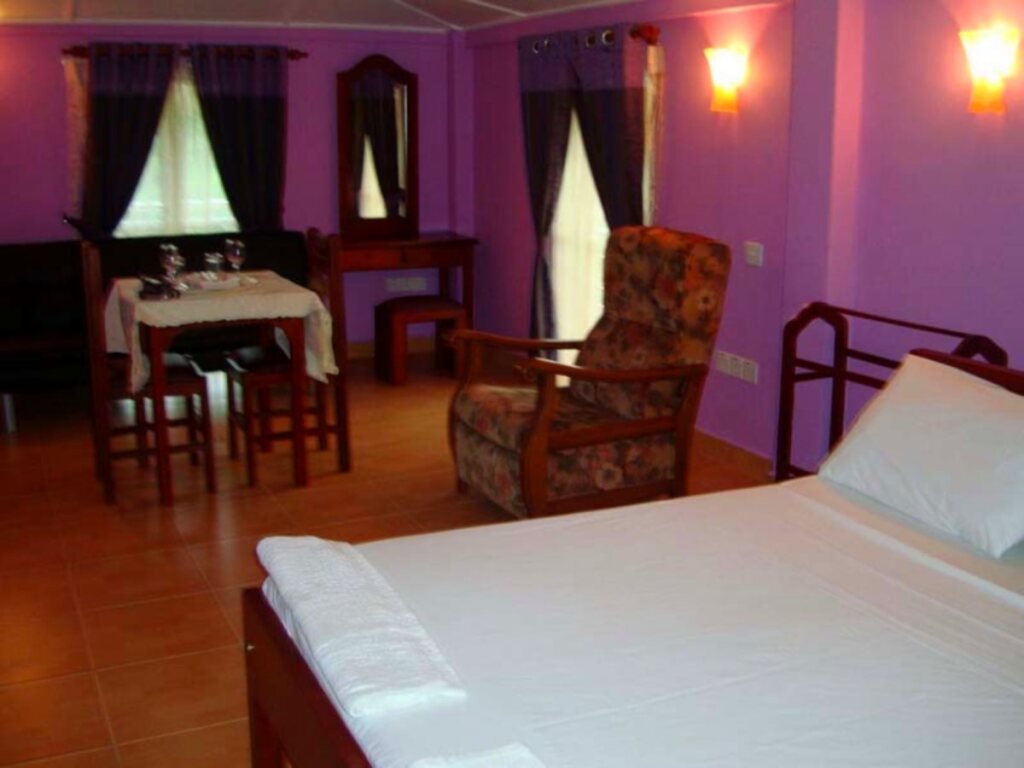 Джафна: Hotel Lux Etioles