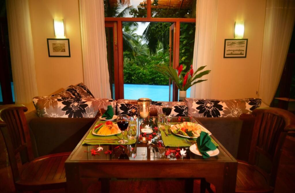 Унаватуна: Tropical Retreat