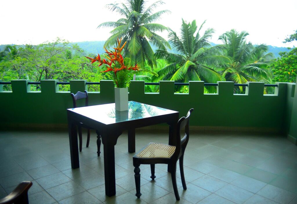 Унаватуна: Tropical Retreat