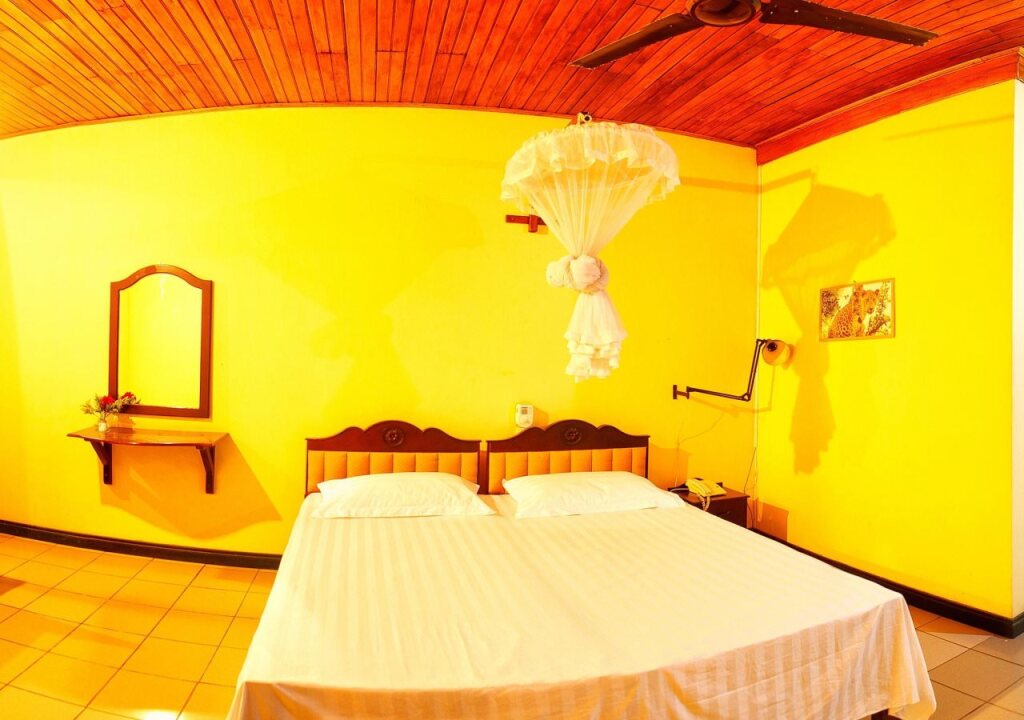 Негомбо: Sana's Beach Guesthouse and Restaurant
