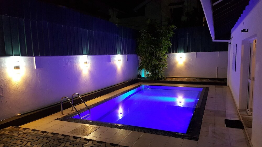 Негомбо: Tripper's Private Villa