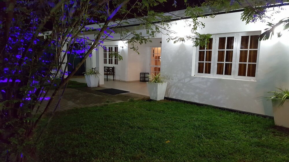 Негомбо: Tripper's Private Villa