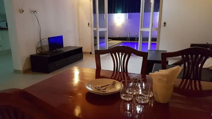 Негомбо: Tripper's Private Villa