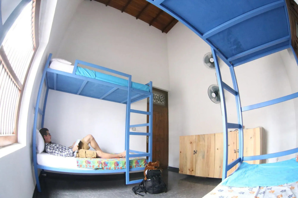 Катунаяке: Hostel First