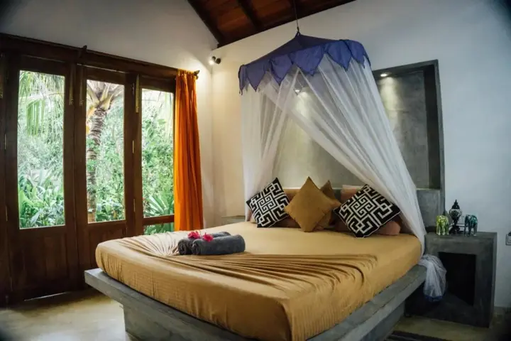 Аругам-Бэй: The Surf N Sun