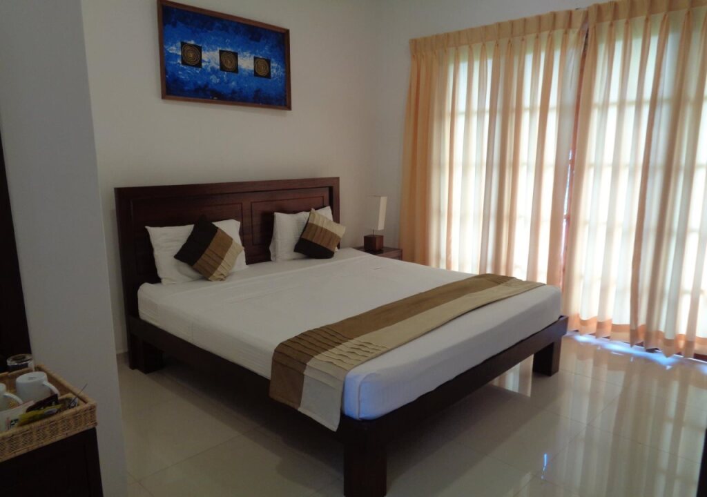 Нилавели: Bay Beach Hotel