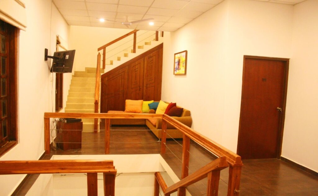 Нилавели: Bay Beach Hotel