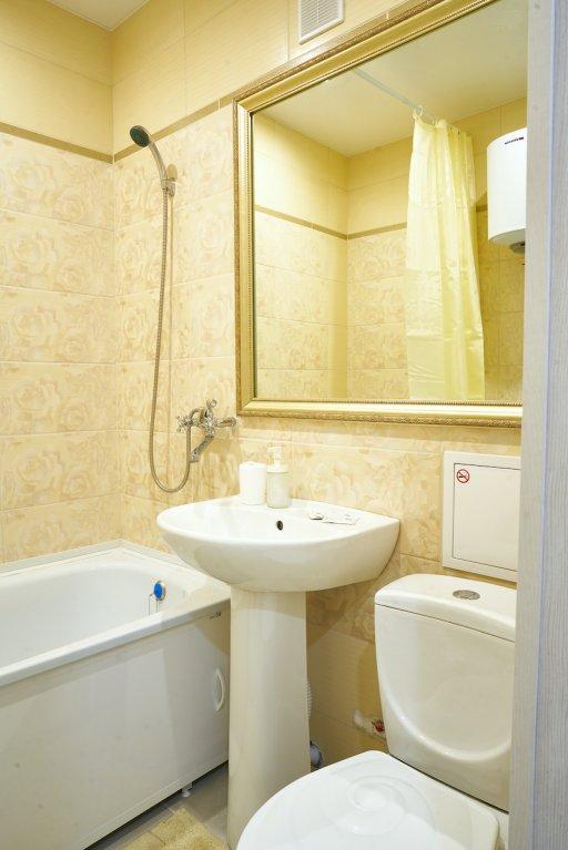 Томск: Апартаменты Good NIght на Карташева 37