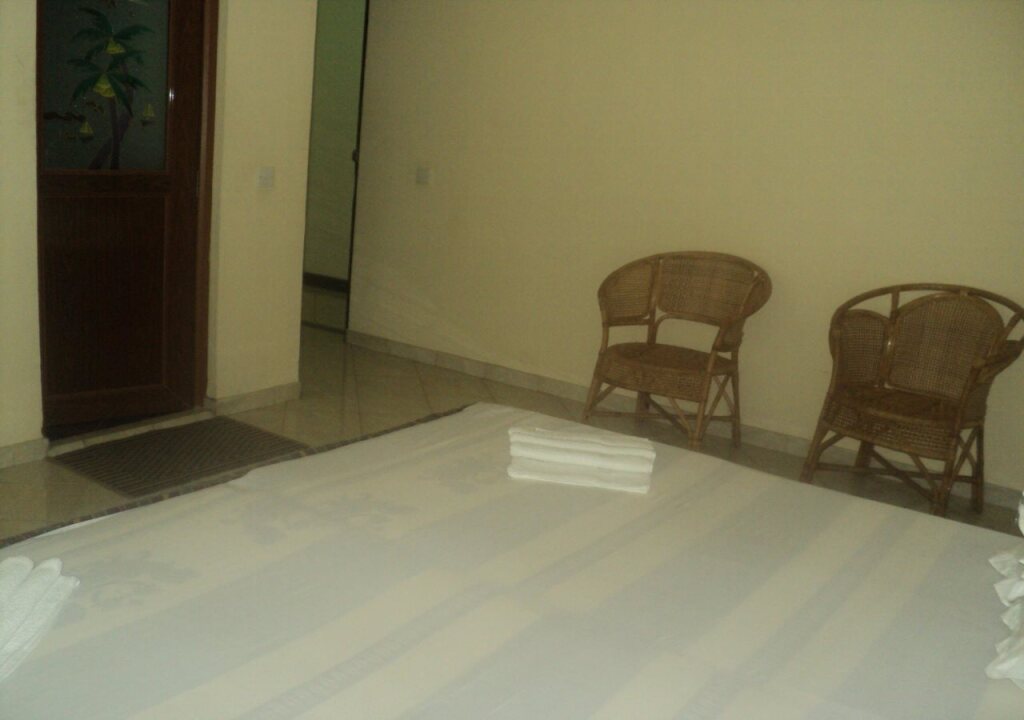 Пиннавала: Rundeepa Hotel