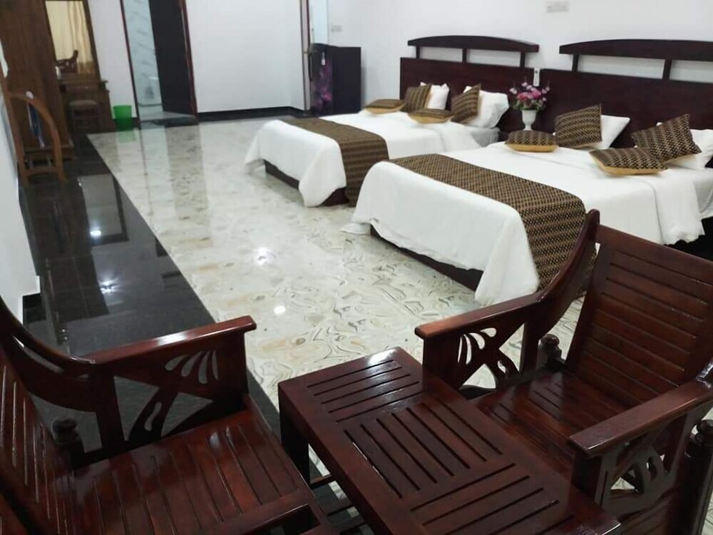 Берувела: Mangroven River View Hotel