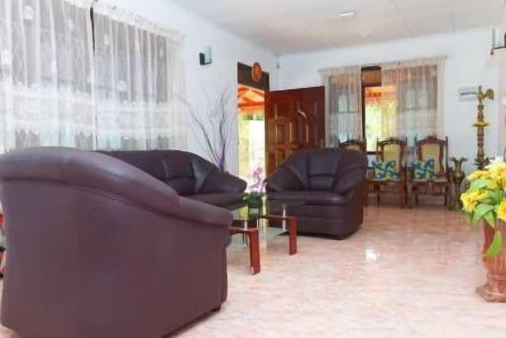 Полватумодара: Damith Tourist Inn