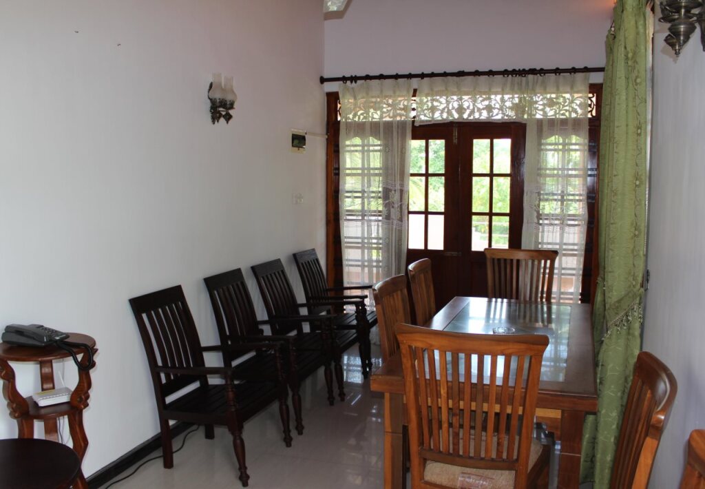 Хиккадува: Rohan Villa