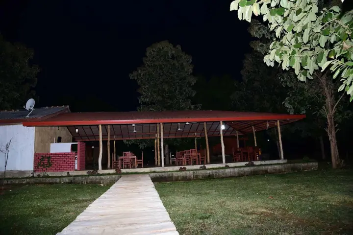 Анурадхапура: Indika Lake Resort