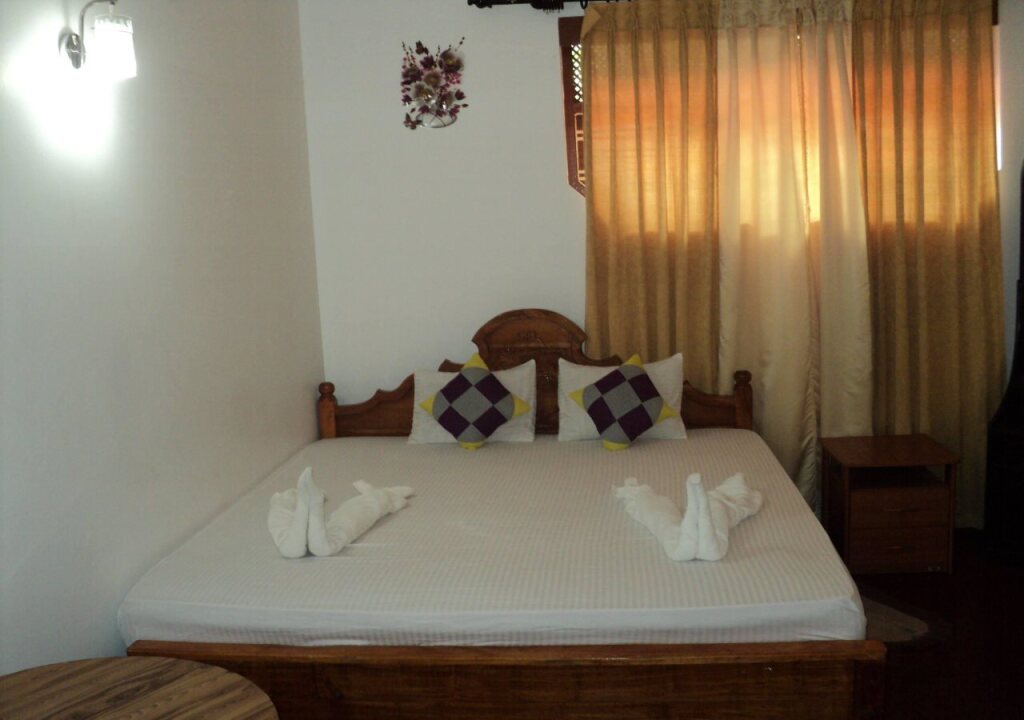 Хингуракгода: Hotel Golden Flower