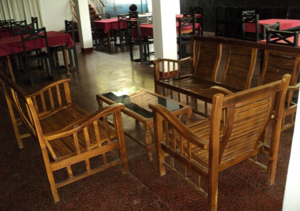 Хингуракгода: Hotel Golden Flower