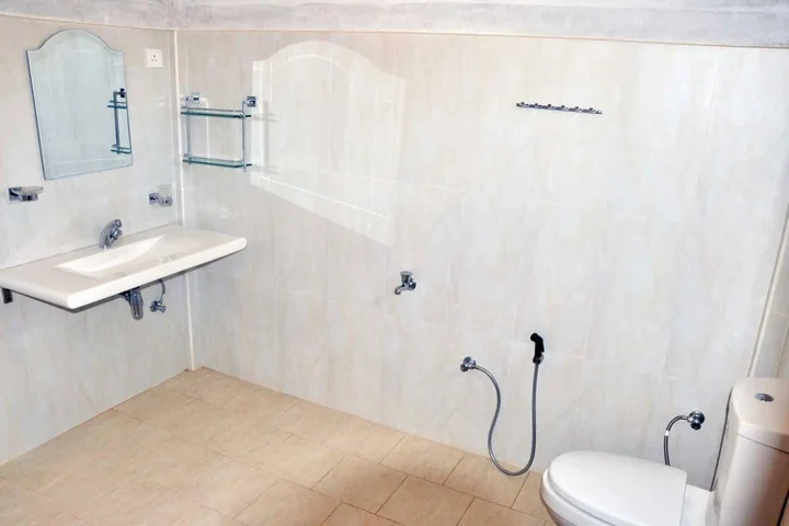 Полватумодара: Lanrich Villa
