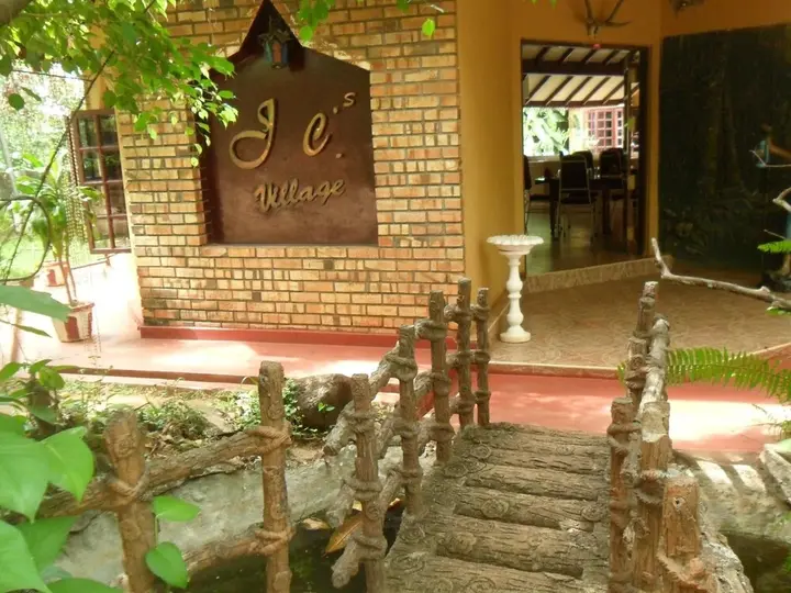 Дамбулла: JC's Village