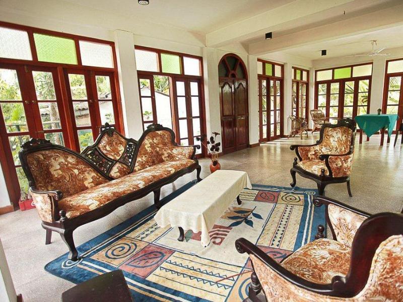 Унаватуна: Jaya inn