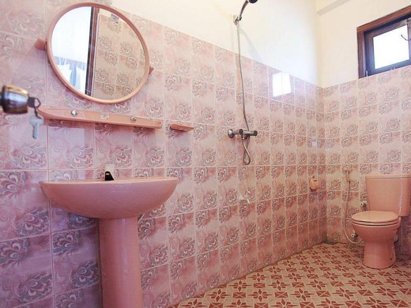 Унаватуна: Jaya inn