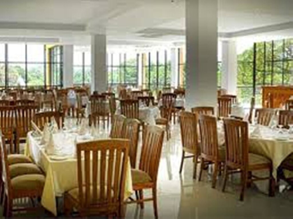 Канди: Oak Ray Regency Hotel