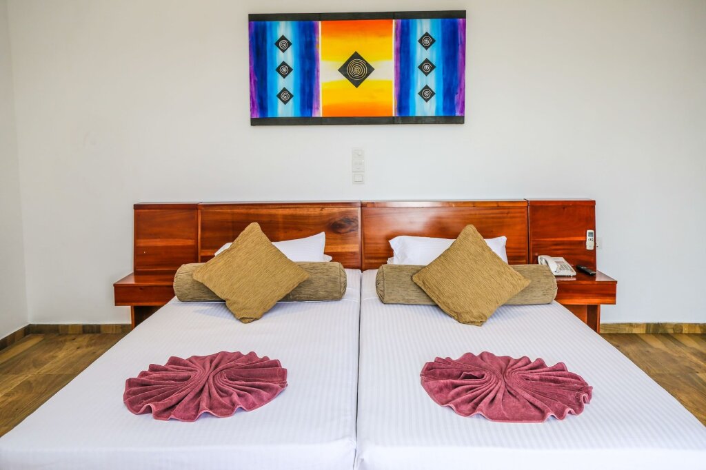 Канди: Oak Ray Regency Hotel