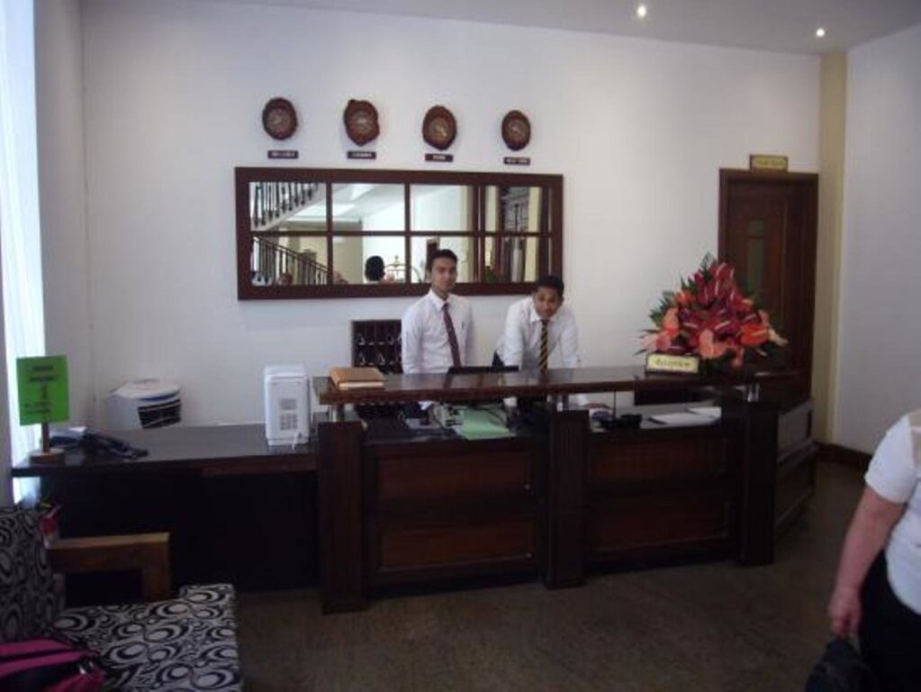 Канди: Oak Ray Regency Hotel