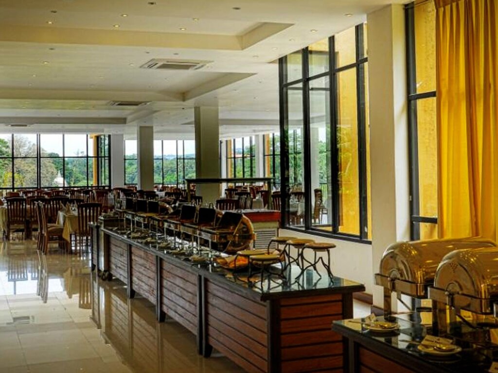 Канди: Oak Ray Regency Hotel