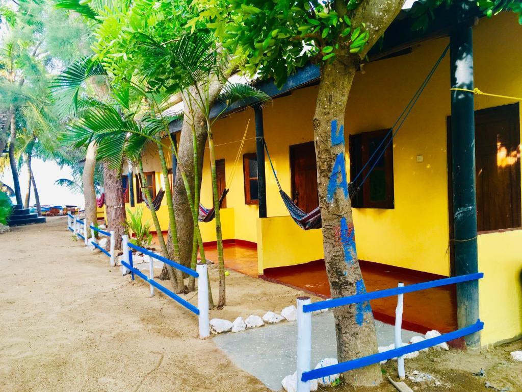Shashini Beach Resort — фото 2