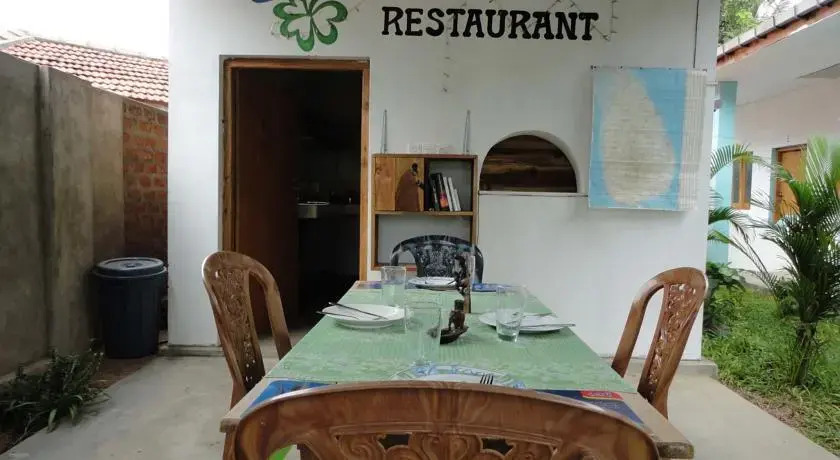 Аругам-Бэй: Bloomfield Beach Hotel and Restaurant