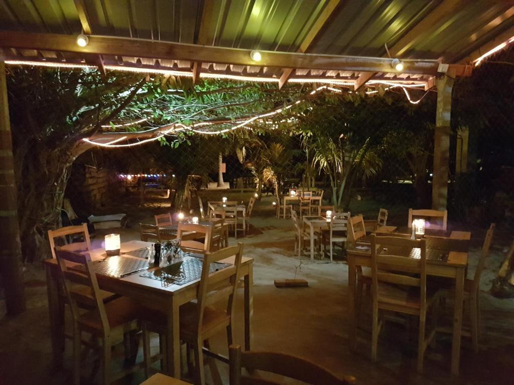 Аругам-Бэй: Etnico Hotel & Restaurant