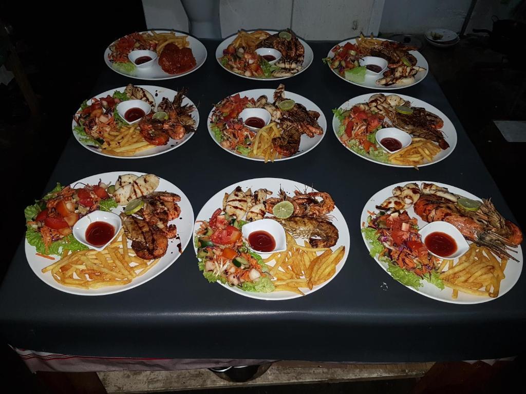 Аругам-Бэй: Etnico Hotel & Restaurant