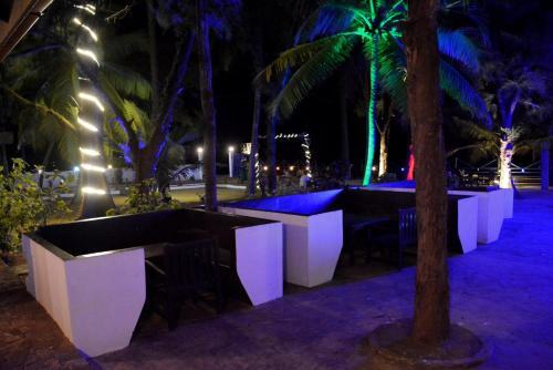 Tsunami Beach Hotel — фото 4